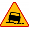 A-31 Niebezpieczne pobocze - znak drogowy ostrzegawczy